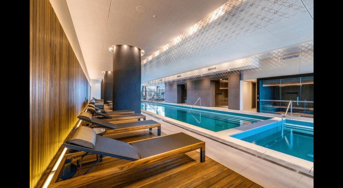 Apartment Prima Pearl Tower - Three Bedroom Casino Flames View